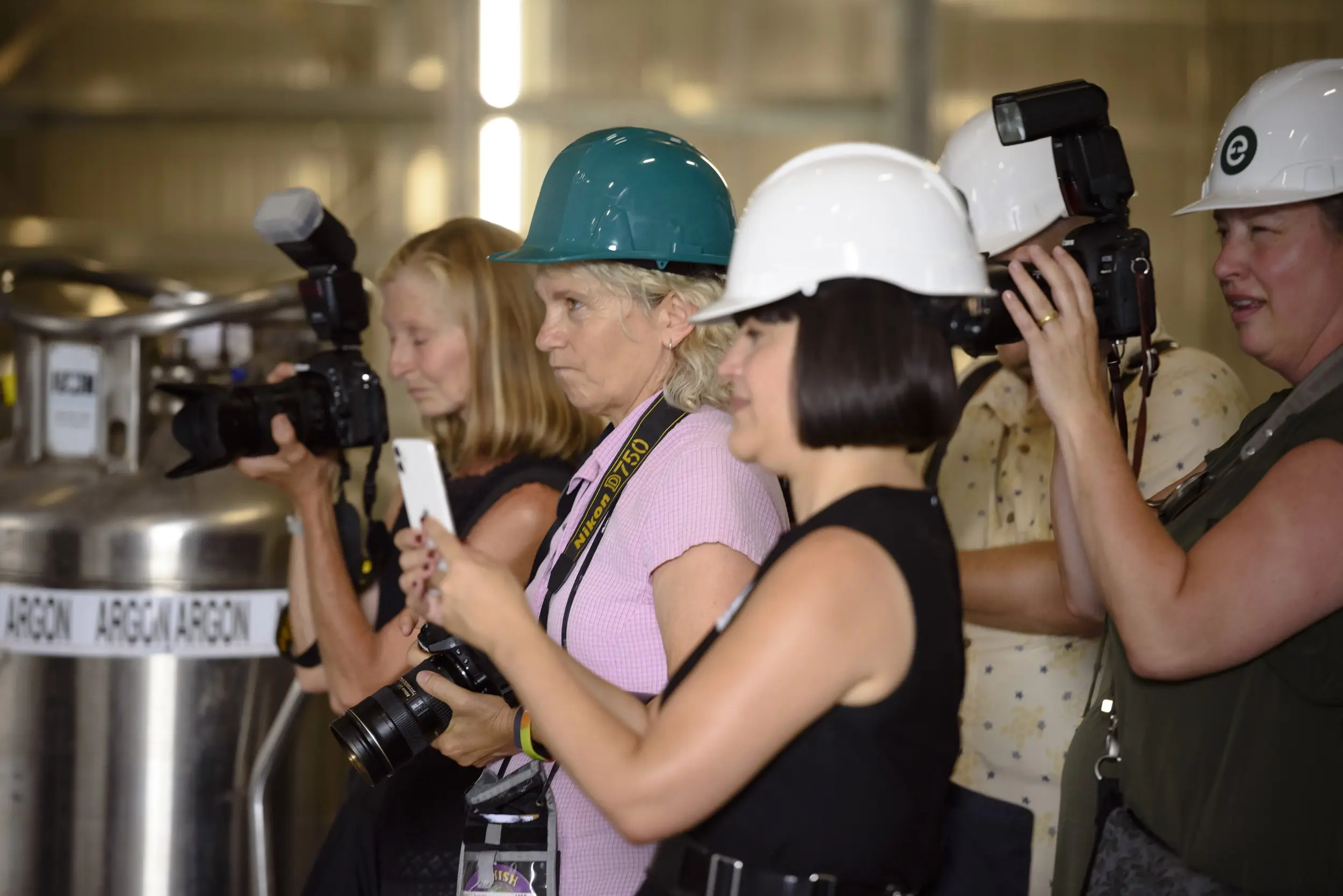  Reporters in action. 